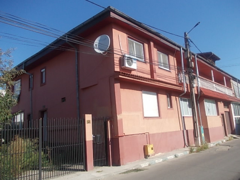 Teren si casa 270 mp